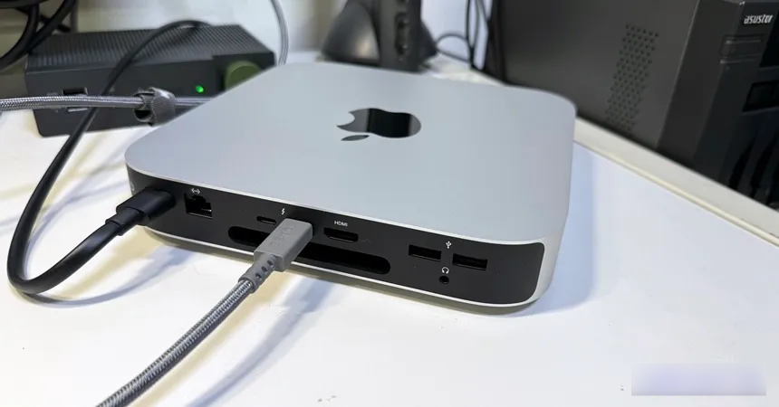 BTS教育方案买了人生第一台的 Mac Mini M2 电脑