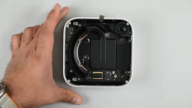 iFixit 拆解 M4 Mac mini：可稳定使用最少 10 年