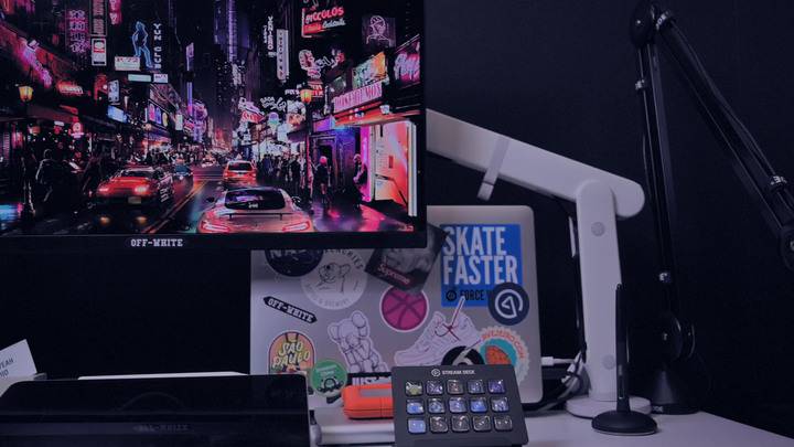 在家工作的设计师的 Mac 工作桌分享