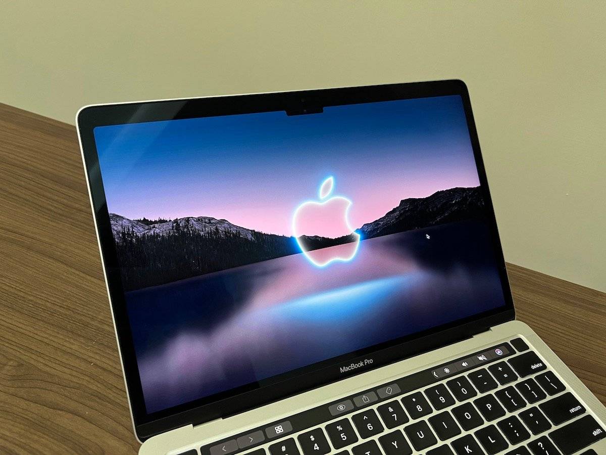 下手最新 MacBook Pro 前，用这个 App 看看你能否习惯上方的浏海