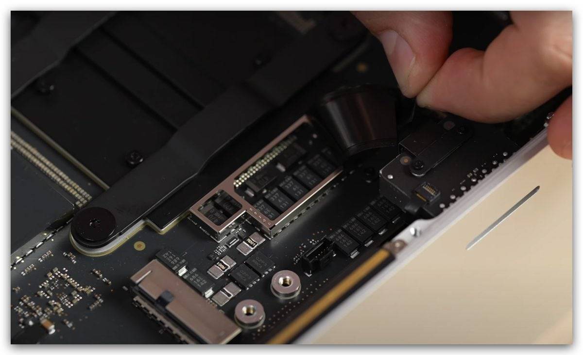 真正的 Mac Studio 开箱：拆开机身一窥 M1 Ultra 实际的样子