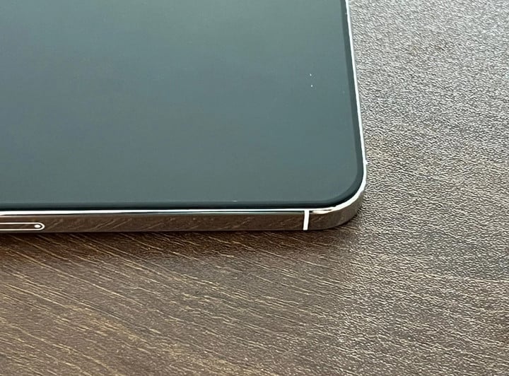 距离完美 iPhone 仅一步之遥？苹果即将打造史上最窄边框手机