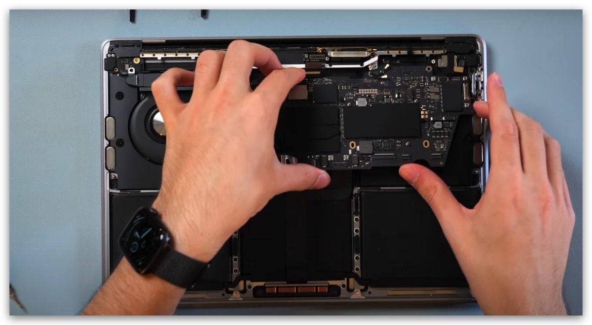 如何手动把 M1 MacBook Pro 升级成 M2 版本？