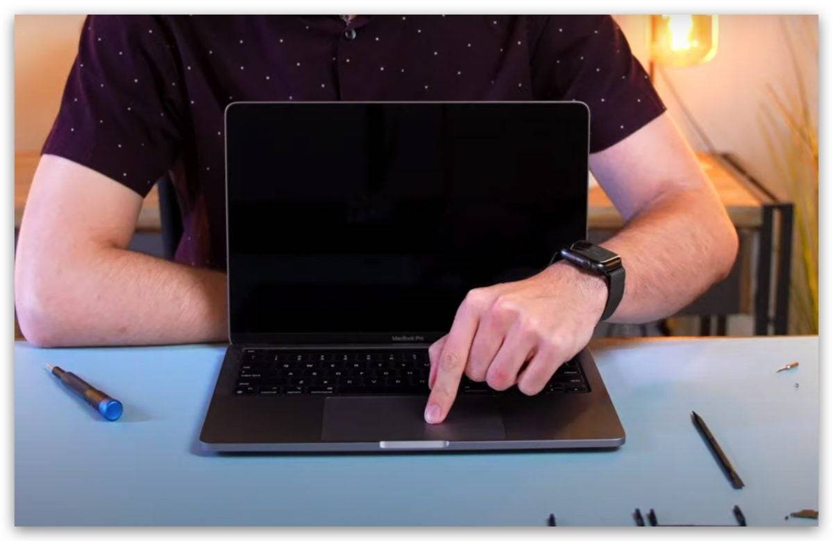 如何手动把 M1 MacBook Pro 升级成 M2 版本？