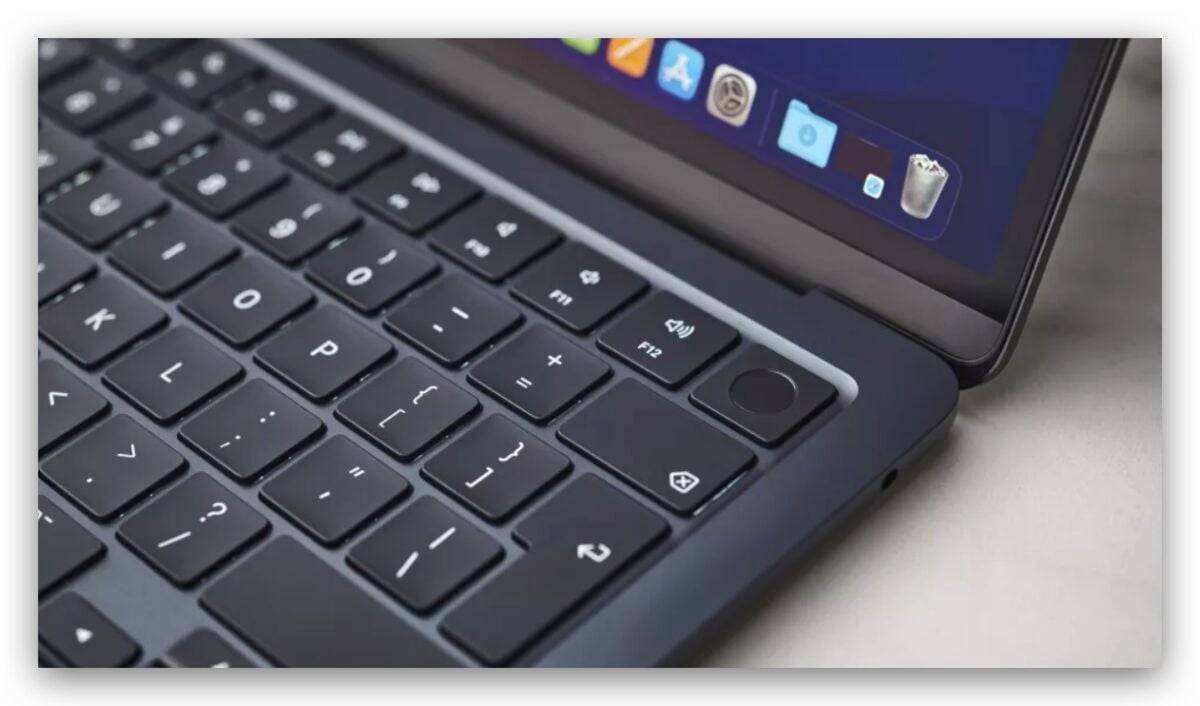 M2 版 MacBook Air 不仅读写速度降低，没有风扇也导致效能受到影响