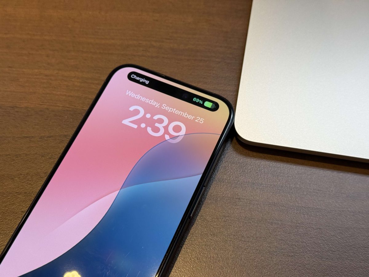 iPhone 设定「80% 的上限」电池健康度掉更慢？一年实测表示有效、但差距不大