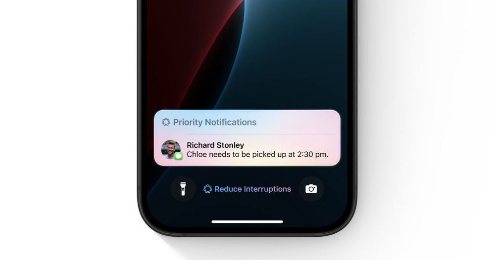 Apple 大动作调整通知摘要 AI 功能：暂停新闻类通知等 4 项改变降临 iOS 18.3 测试版 - 麦克哥