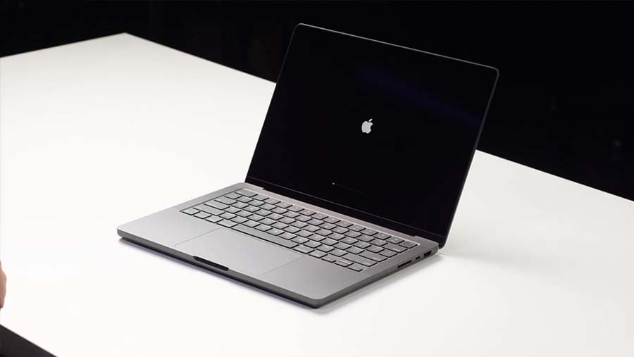M4 MacBook Pro 开箱 跑分 Geekbench