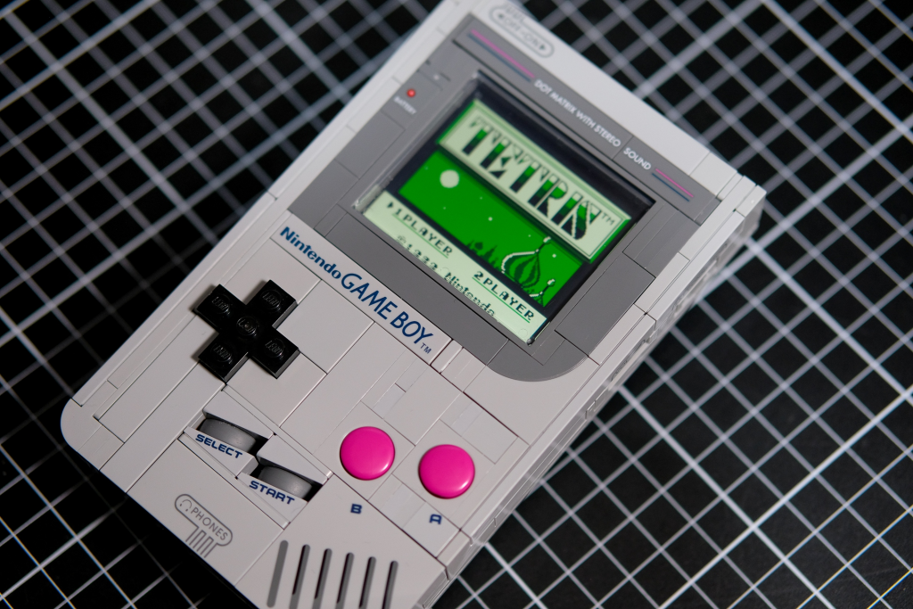 模改玩家再次出手！ 将「乐高 Game Boy」改造成实际可玩的版本